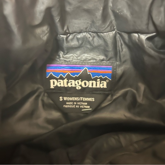 Patagonia Women's Black Insulated Vest Hiking Camping Warm Nano Puff Vest - Picture 3 of 5